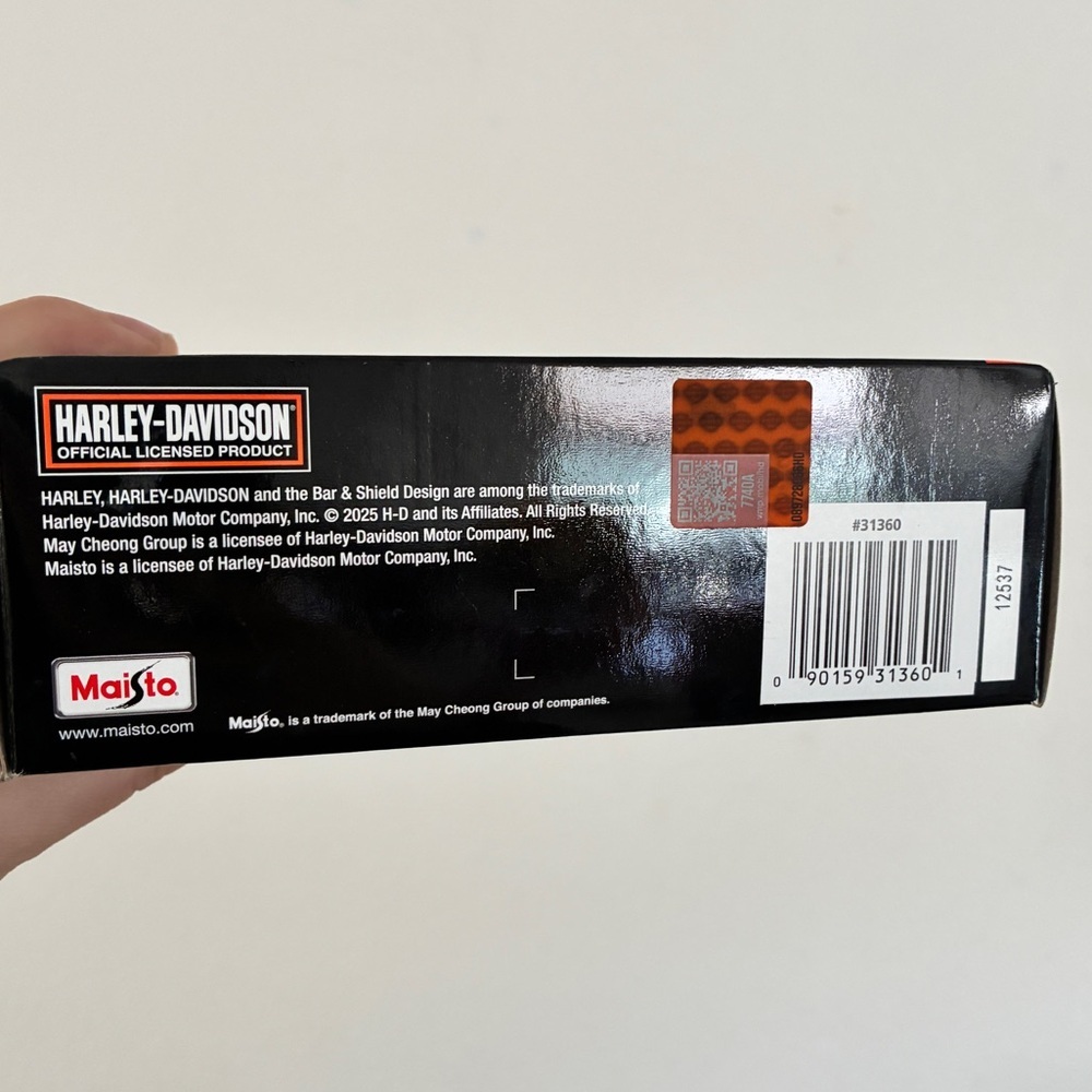Maisto Harley-Davidson 2022 CVO Road Glide 1:18 Diecast Motorcycle H-D- NIB - Picture 4 of 4